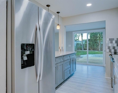 5135 Newton Avenue S - Photo Thumbnail 10