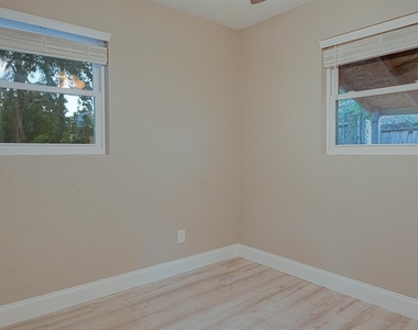 5135 Newton Avenue S - Photo Thumbnail 15