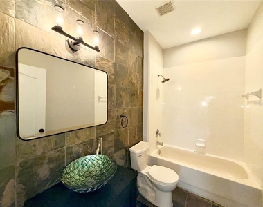 804 Coade Stone Drive - Photo Thumbnail 25