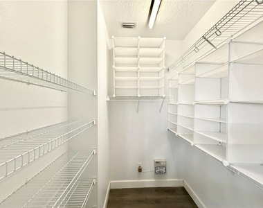 804 Coade Stone Drive - Photo Thumbnail 15