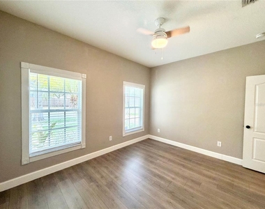 804 Coade Stone Drive - Photo Thumbnail 20