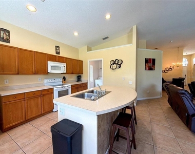 8127 Fan Palm Way - Photo Thumbnail 8