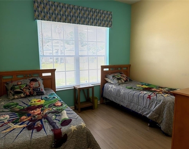 8127 Fan Palm Way - Photo Thumbnail 15