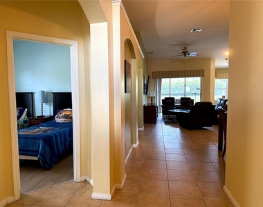 8127 Fan Palm Way - Photo Thumbnail 11