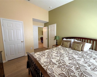 8127 Fan Palm Way - Photo Thumbnail 21