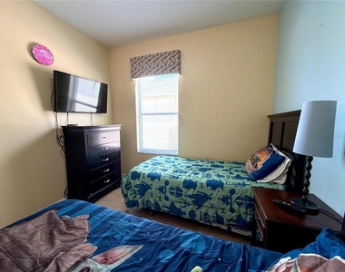 8127 Fan Palm Way - Photo Thumbnail 19