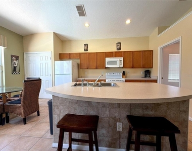 8127 Fan Palm Way - Photo Thumbnail 5