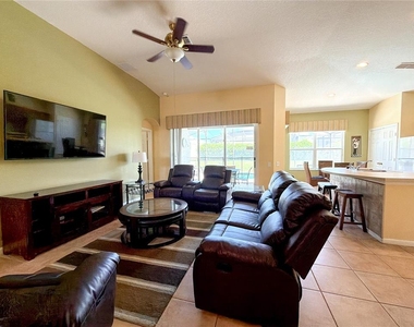 8127 Fan Palm Way - Photo Thumbnail 25