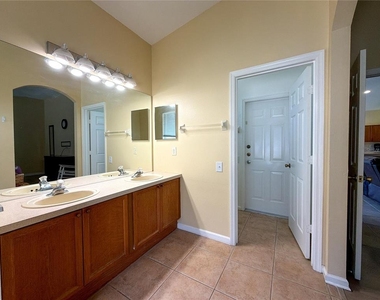 8127 Fan Palm Way - Photo Thumbnail 32
