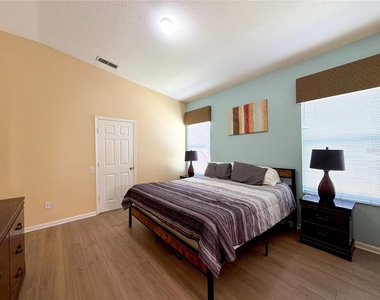 8127 Fan Palm Way - Photo Thumbnail 27