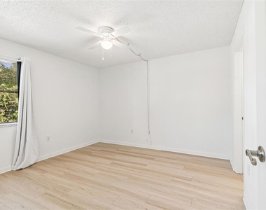 10100 Sailwinds Boulevard N - Photo Thumbnail 5