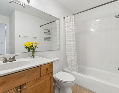 10100 Sailwinds Boulevard N - Photo Thumbnail 7