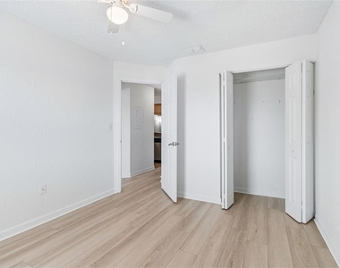 10100 Sailwinds Boulevard N - Photo Thumbnail 25