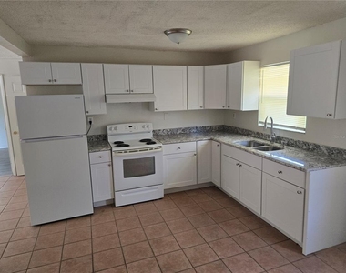 843 41st Street S - Photo Thumbnail 2