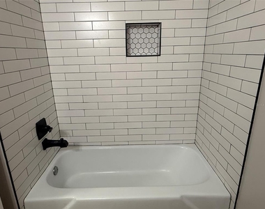 1008 N Bracewell Drive - Photo Thumbnail 5