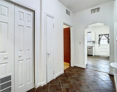 2211 Durham Street - Photo Thumbnail 3