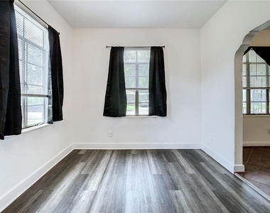 2211 Durham Street - Photo Thumbnail 13
