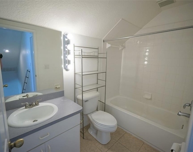 24606 Victoria Wood Court - Photo Thumbnail 19