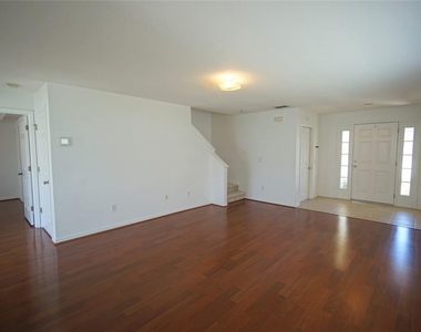 24606 Victoria Wood Court - Photo Thumbnail 5