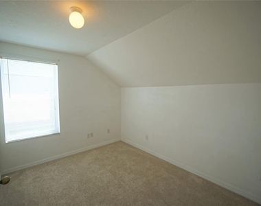 24606 Victoria Wood Court - Photo Thumbnail 17