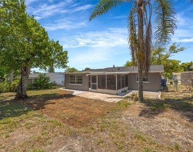 7804 Niagara Drive - Photo Thumbnail 19