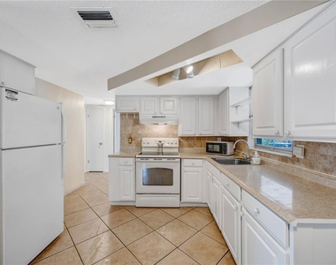 7804 Niagara Drive - Photo Thumbnail 9