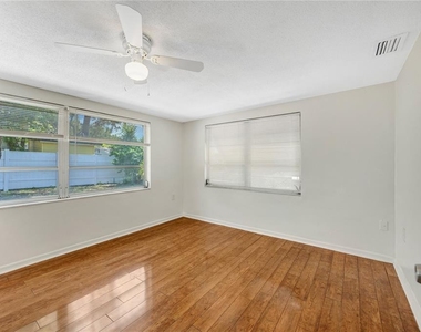 7804 Niagara Drive - Photo Thumbnail 6