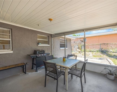 7804 Niagara Drive - Photo Thumbnail 16