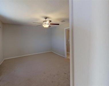 16761 Delia Street - Photo Thumbnail 8