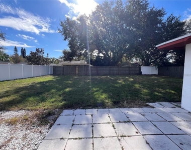 8242 Sandberry Boulevard - Photo Thumbnail 10