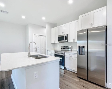 10 Dogwood Loop Avenue - Photo Thumbnail 4