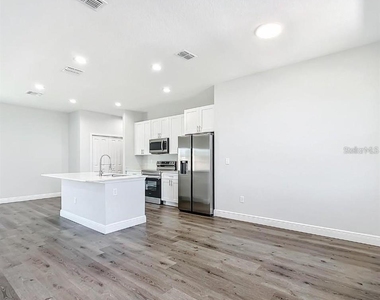 10 Dogwood Loop Avenue - Photo Thumbnail 2