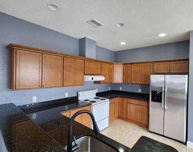 328 Dundee Drive - Photo Thumbnail 22