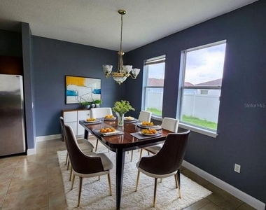 328 Dundee Drive - Photo Thumbnail 4