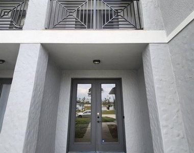 328 Dundee Drive - Photo Thumbnail 1