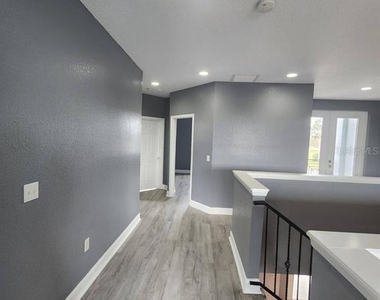 328 Dundee Drive - Photo Thumbnail 25