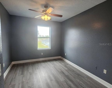 328 Dundee Drive - Photo Thumbnail 13