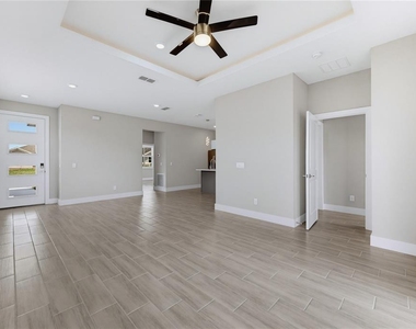 804 Colville Drive - Photo Thumbnail 11