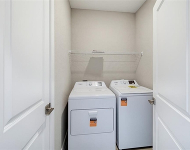 804 Colville Drive - Photo Thumbnail 15
