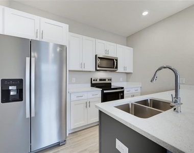 804 Colville Drive - Photo Thumbnail 13