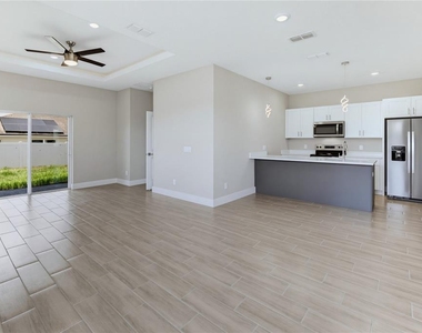 804 Colville Drive - Photo Thumbnail 9