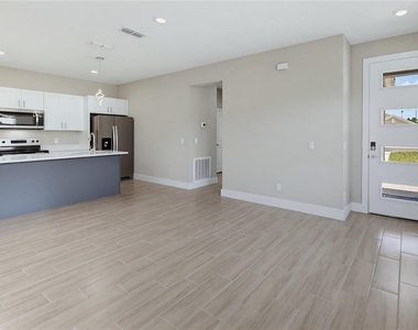 804 Colville Drive - Photo Thumbnail 10
