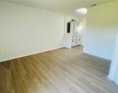 12121 Augusta Woods Circle - Photo Thumbnail 15
