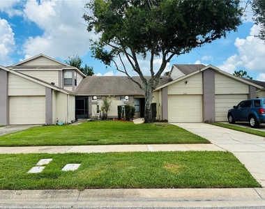 12121 Augusta Woods Circle - Photo Thumbnail 7