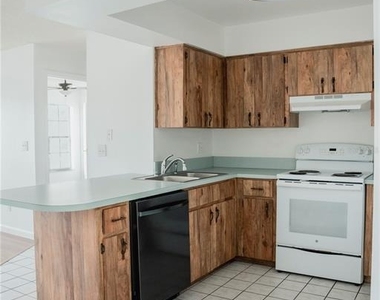100 25th St Sw - Photo Thumbnail 7