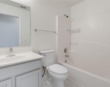 3015 Elbib Drive - Photo Thumbnail 4