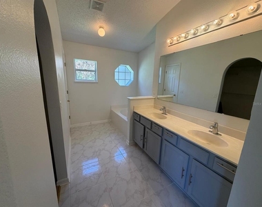 3015 Elbib Drive - Photo Thumbnail 6