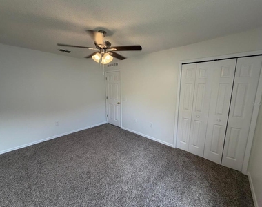 3015 Elbib Drive - Photo Thumbnail 7