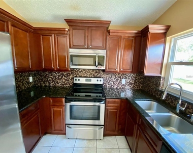 880 Nelson Drive - Photo Thumbnail 6