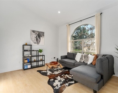 4857 Nw 83rd Terrace - Photo Thumbnail 7